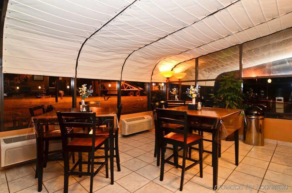 Surestay Hotel By Best Western Zapata Экстерьер фото