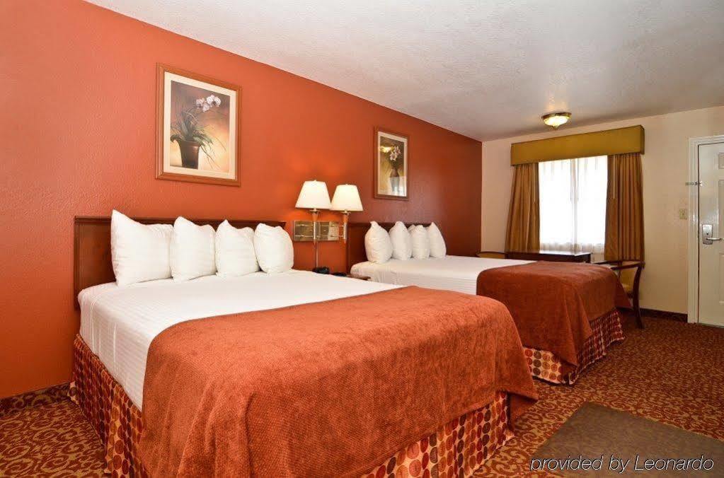 Surestay Hotel By Best Western Zapata Экстерьер фото