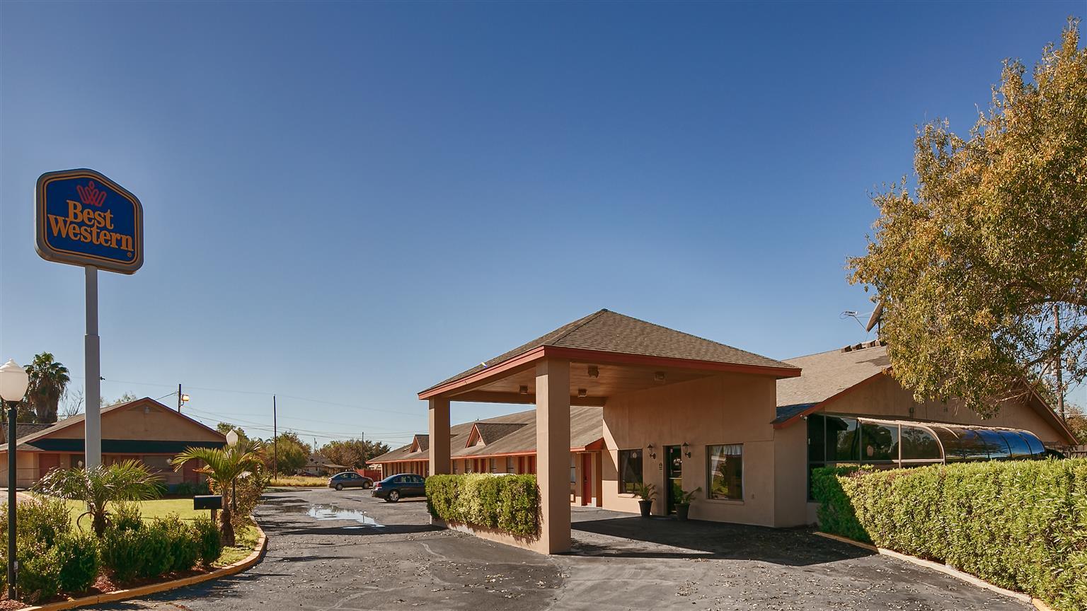 Surestay Hotel By Best Western Zapata Экстерьер фото
