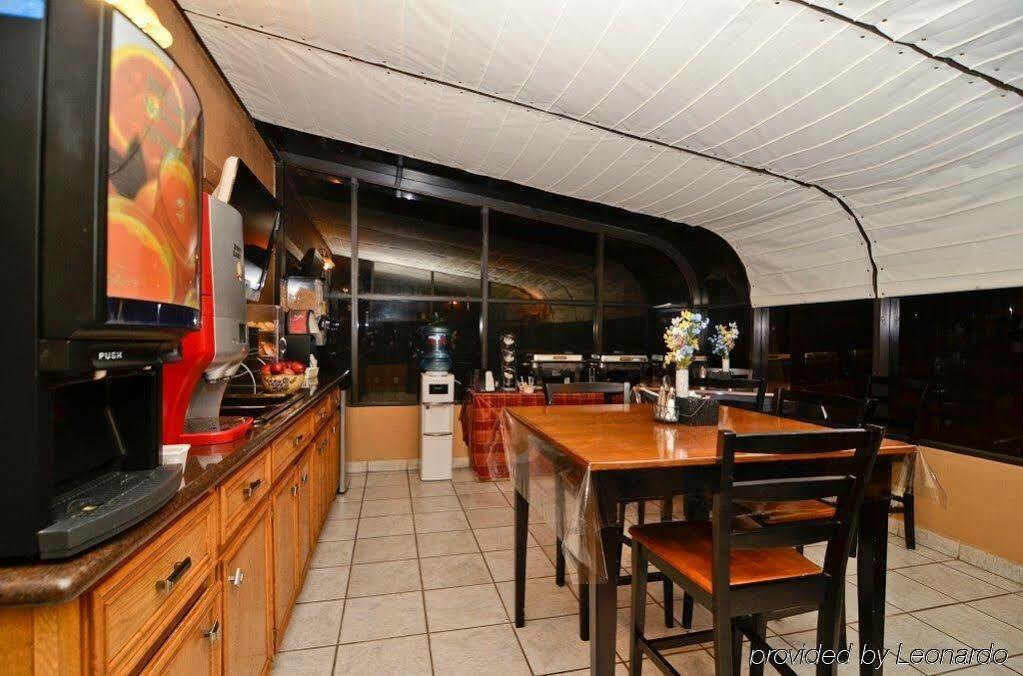 Surestay Hotel By Best Western Zapata Экстерьер фото